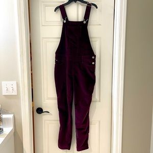 Abercrombie kids faux velour overalls in burgundy size 15/16.